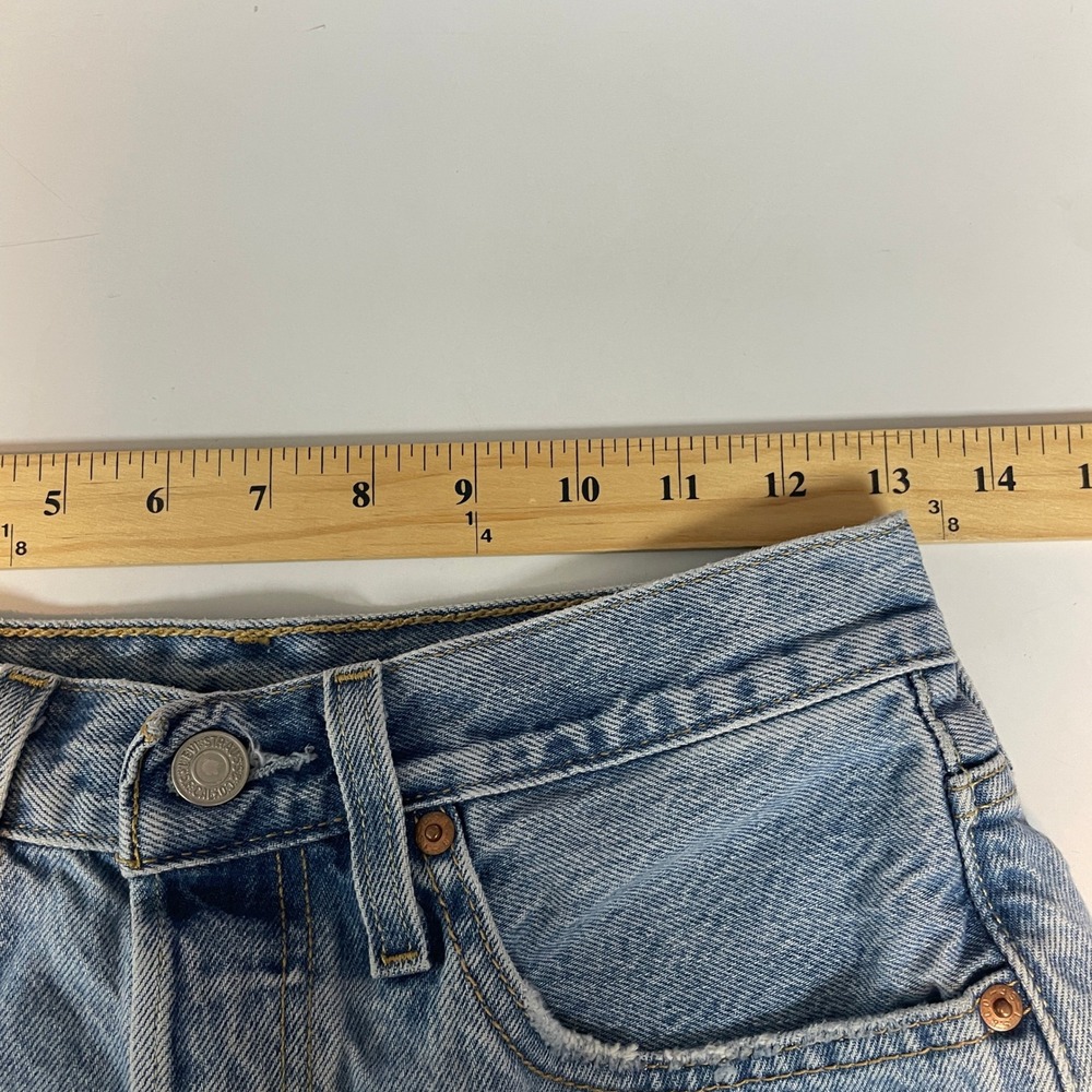 Levis 501 Original High Rise Distressed Denim Shorts Light Wash Blue W26 56327 - Picture 6 of 8